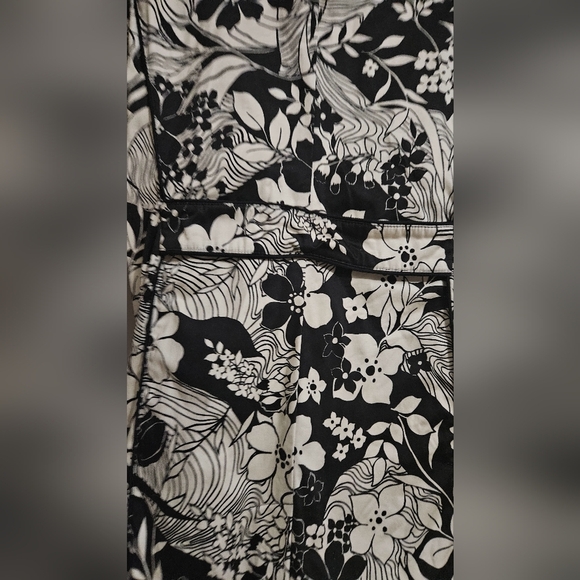 OSCAR By Osacr de la Renta vintage black and white floral trench coat. Size 8 - Picture 10 of 10